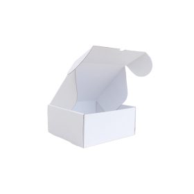 Önzáró fehér postai csomagoló doboz 250x240x110 mm