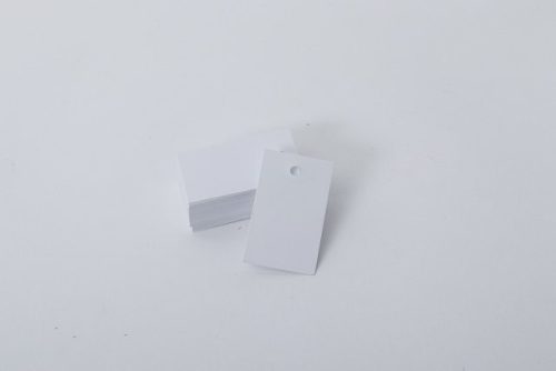 Lyukasztott papír függőcímke, 3x5 cm