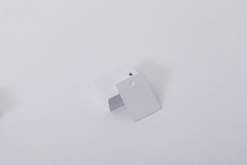 Lyukasztott papír függőcímke, 3x4 cm