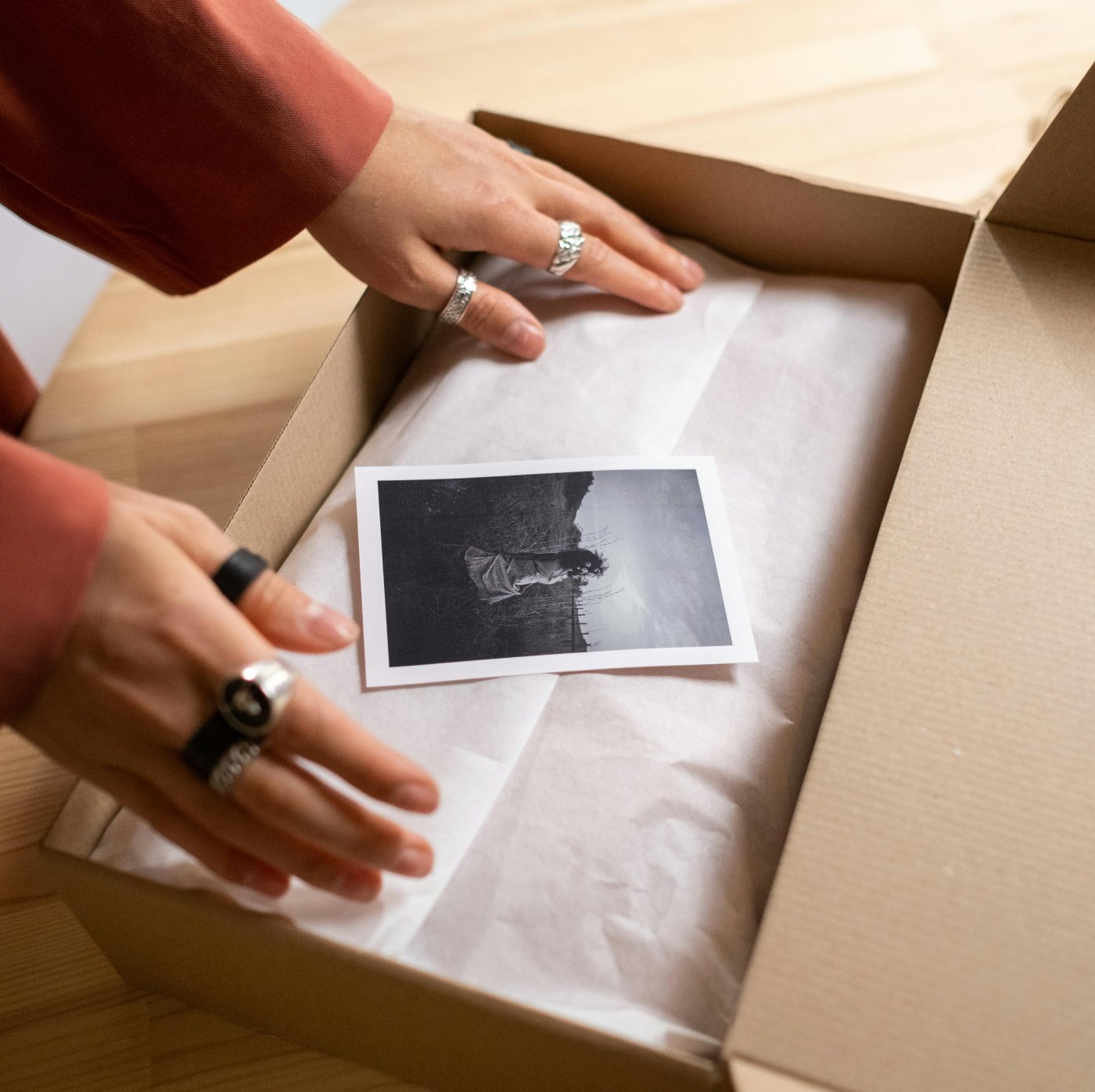 ÁREMELÉS VEVŐVESZTÉS NÉLKÜL: A PRÉMIUM UNBOXING ÉLMÉNY TITKA WEBSHOPOKNAK